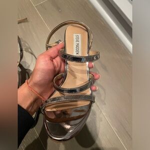 Steve Madden fauna! Metallic silver! Size 7.5!